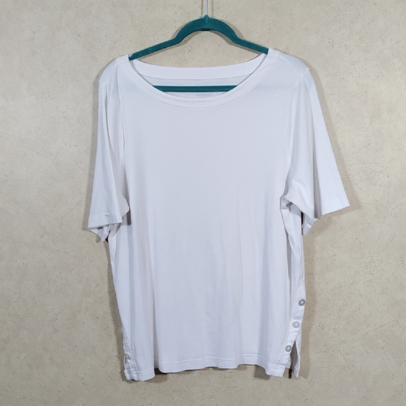 09516 Chico's White Short Sleeve Tee w/side buttons 3 XL - Picture 1 of 8